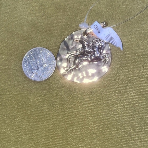 NWT Free People Gold Pegasus Pendant Bag Charm - Picture 4 of 6